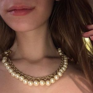Statement pearl necklace